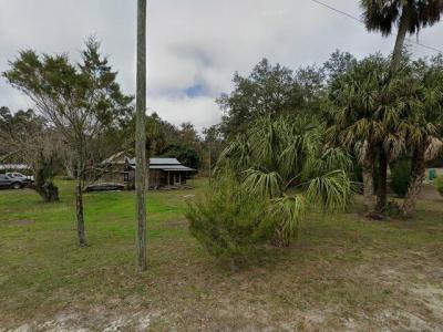 21041 Lloyd Avenue, Dade City, FL 33523